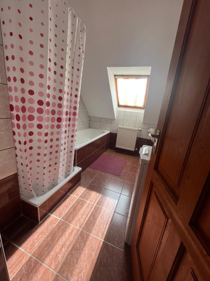Mol-Ker-Vill Apartment Lenti Exterior photo